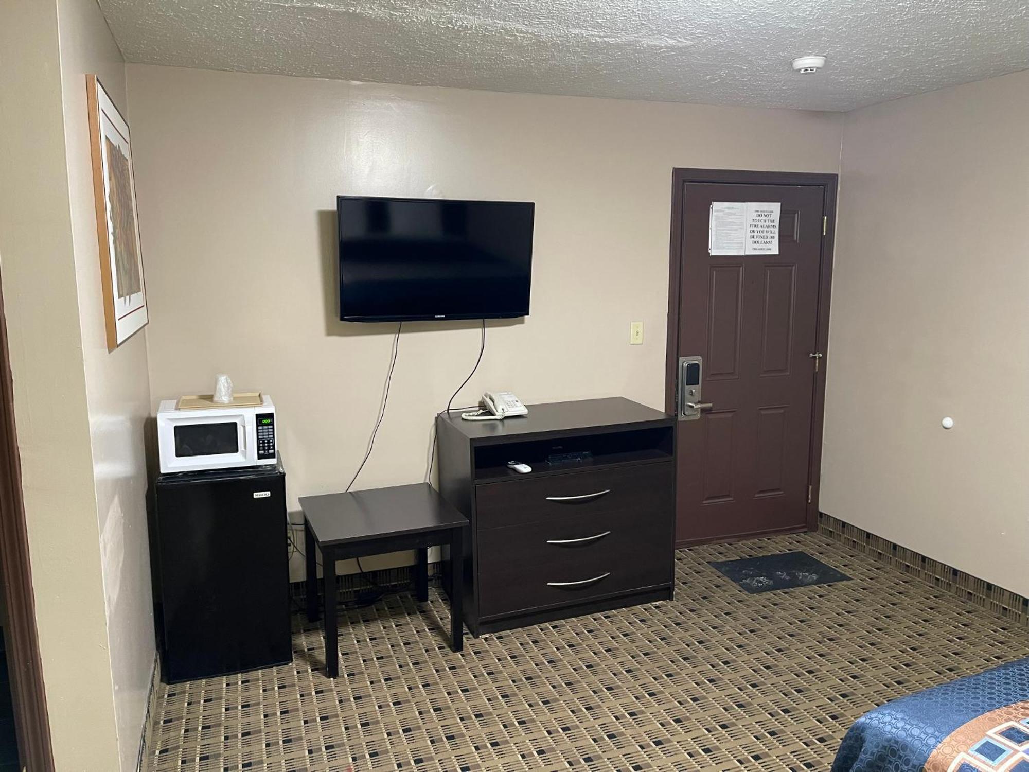 Economy Inn & Suites Ashtabula Zewnętrze zdjęcie