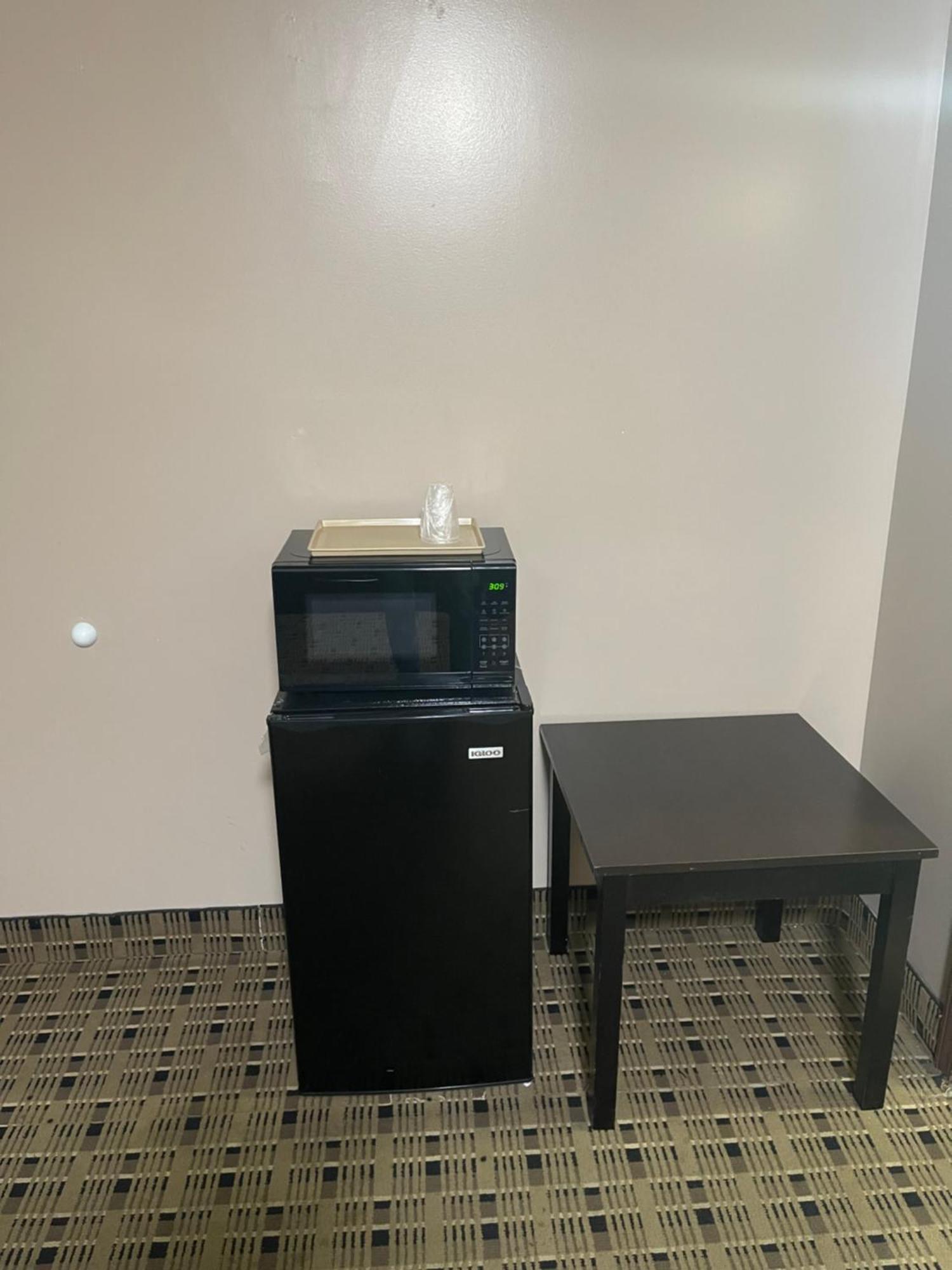 Economy Inn & Suites Ashtabula Zewnętrze zdjęcie