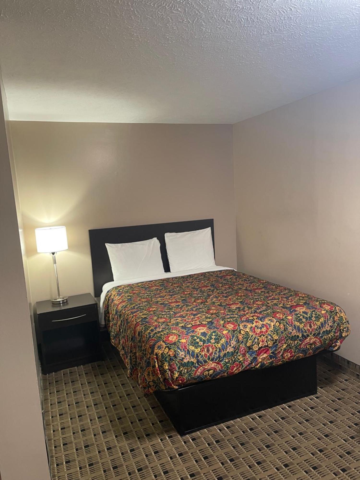 Economy Inn & Suites Ashtabula Zewnętrze zdjęcie