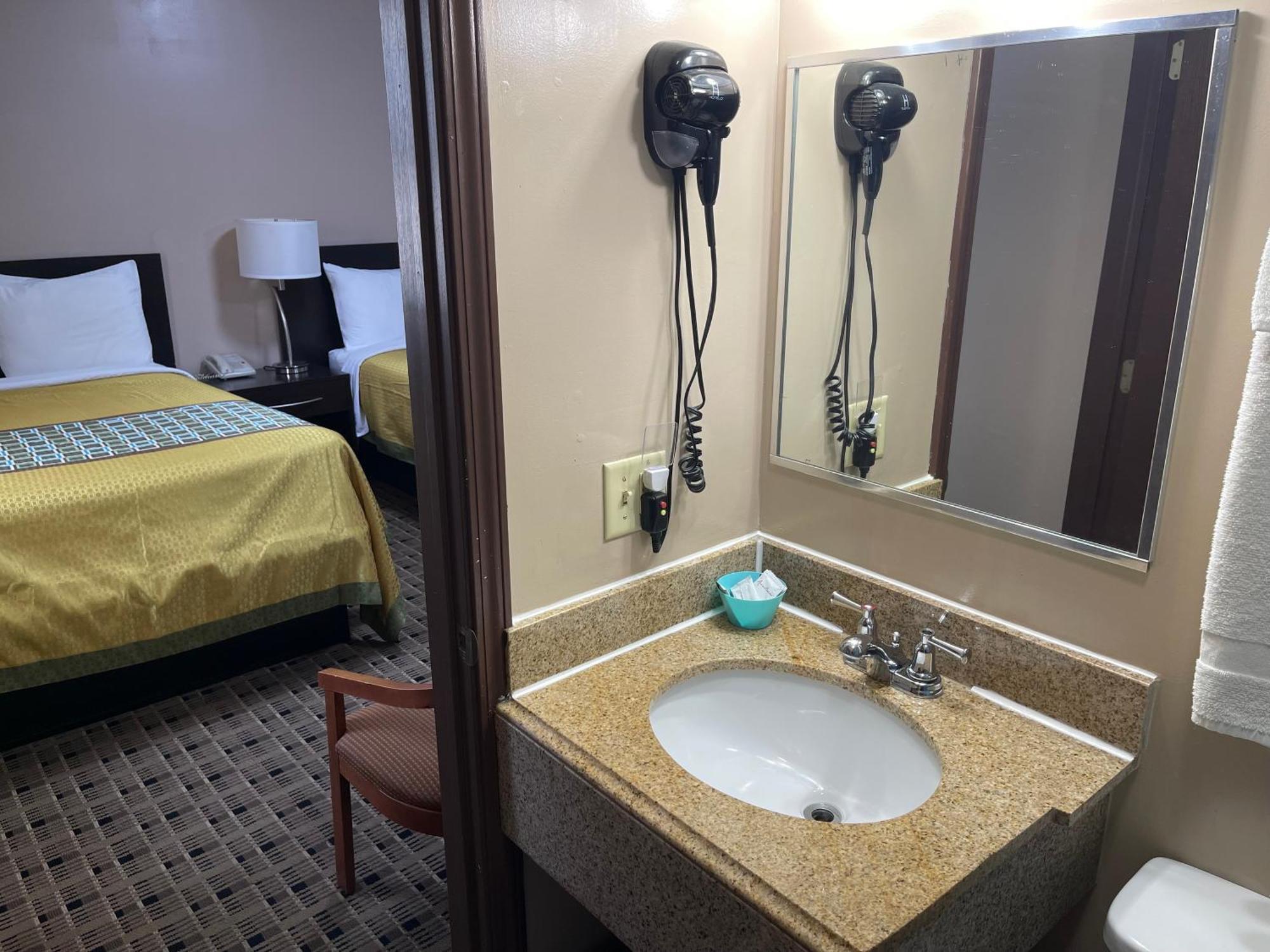 Economy Inn & Suites Ashtabula Zewnętrze zdjęcie